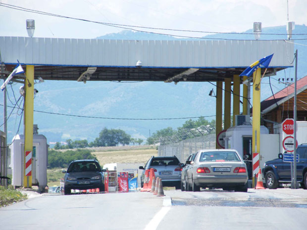 Приштина оштри таксе наочиглед Вашингтона и ЕУ